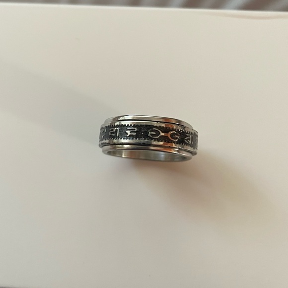 Six True Words Buddhist Spinner Ring - Picture 1 of 5